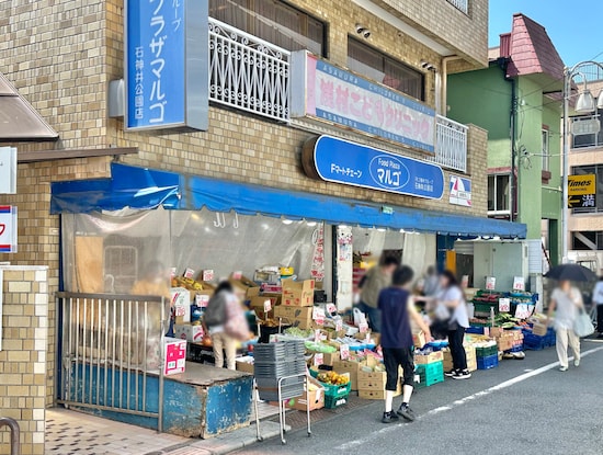 この日はかなりの暑さだったにもかかわらず、お客さんもお店の方も元気な姿を見せていました