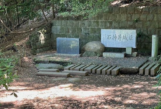 つわものどもが夢の跡。この近辺は空気も静まり返っています