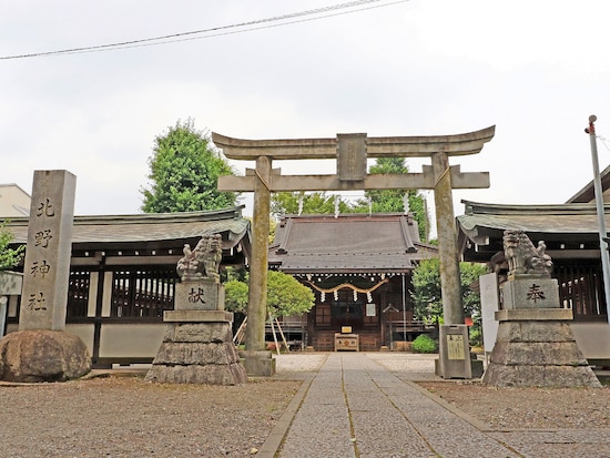 北野神社の本殿。このすぐ横は小学校とつながっています（画像出典：PIXTA）