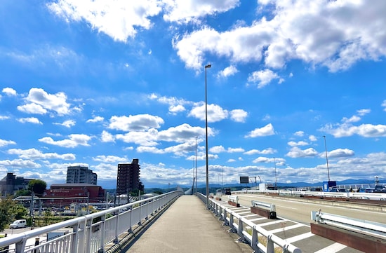 山の峰と雲の峰