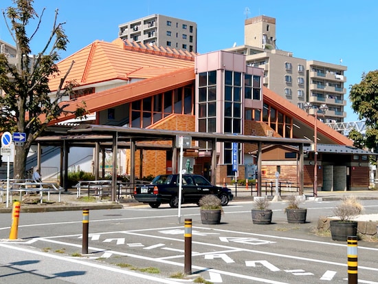 「土呂駅」東口ロータリー