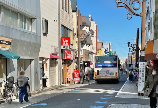 商店街の道幅≒ほぼバスの横幅