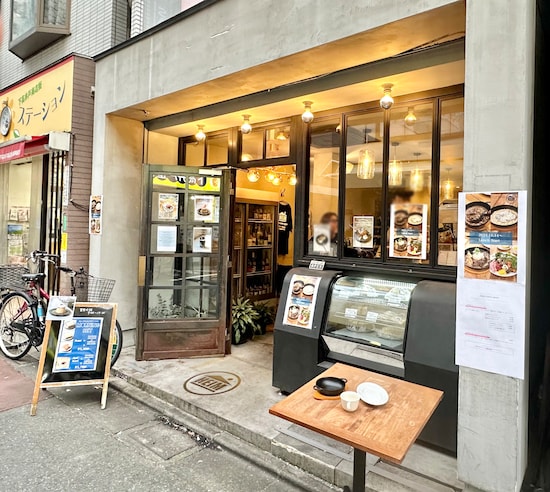 こちらのほか、下高井戸の商店街には数軒のカフェが点在しています