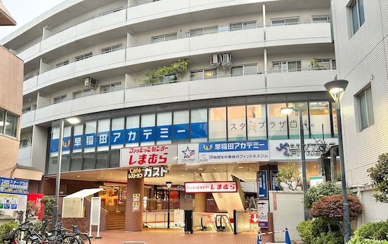 こちらも商店街から少し奥に入った所にあります