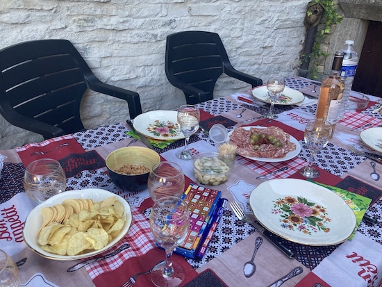 フランス人と一緒に行った、旅先での食事風景