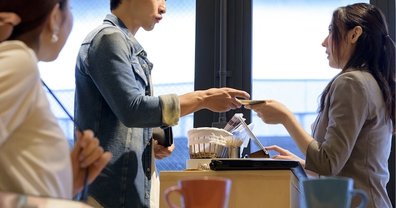 きちんと言うべき時もある！“店員にキレる男はモテないハラスメント”への違和感