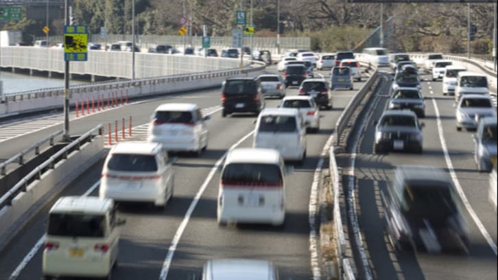 【雑学】みんなは知ってる？高速道路が渋滞する原因