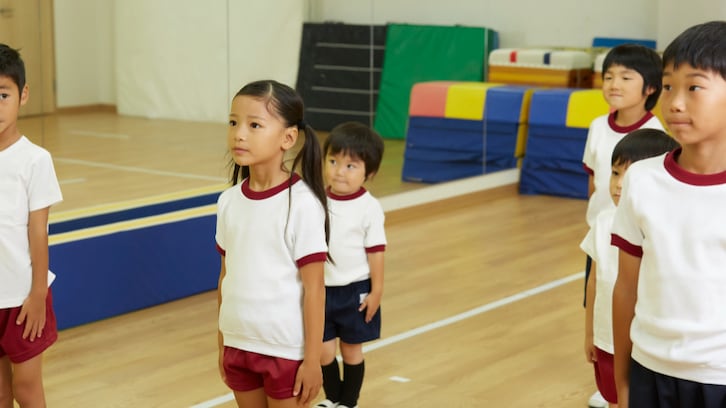 「整列」させるのは日本の学校特有？アメリカの小学校でのエピソードに文化の違いを感じる