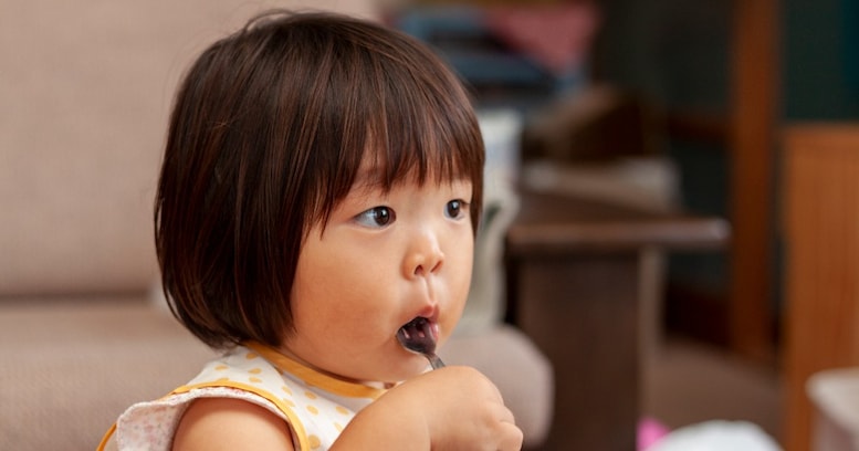 「丸の内OLでも憑依したのか」2歳児がスムージーとフルーツしか食べなくなったので理由を聞くと…？