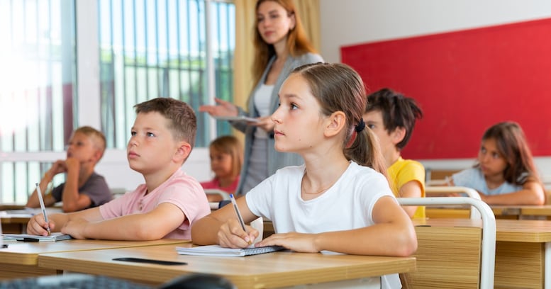 アメリカの小学校では、生徒が〇〇しても先生が指摘しない？！日本とアメリカの違いで驚いたこととは？