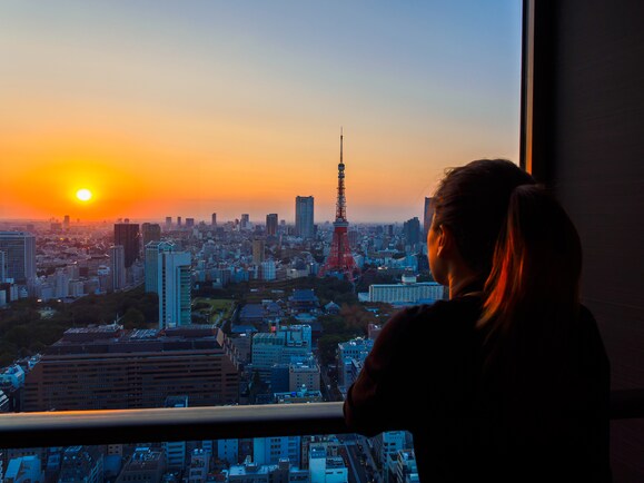 東京は“日本一貧しい”街。それでも地元に帰らず「家賃9万円」のために働く元タレント・32歳女性の今