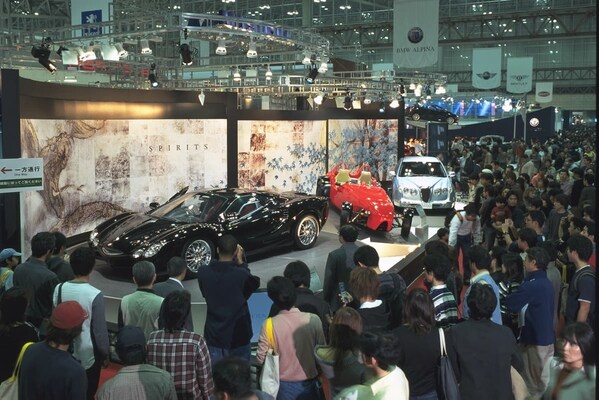 東京モーターショー2003に出展された光岡オロチのコンセプトカー