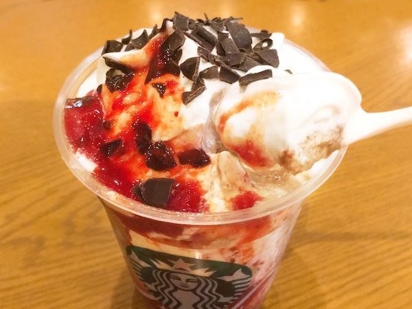 チョコレート ストロベリー フェスティブ フラペチーノ