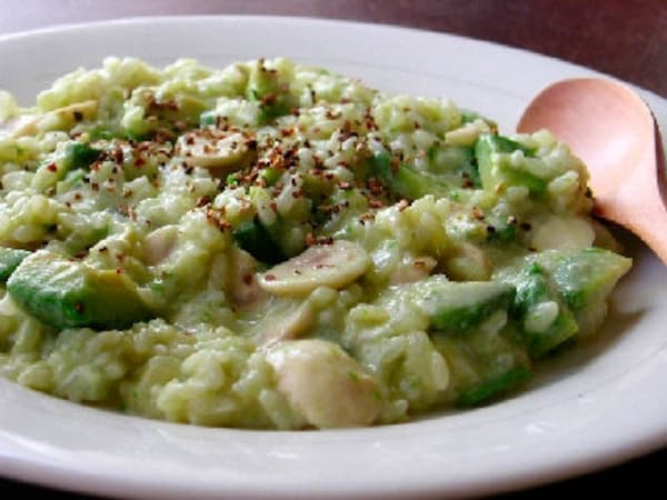 残りごはんで簡単! まろやかアボカドリゾット  残りごはんで簡単! まろやかアボカドリゾット