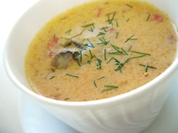 レトルトのソースでクラムチャウダー