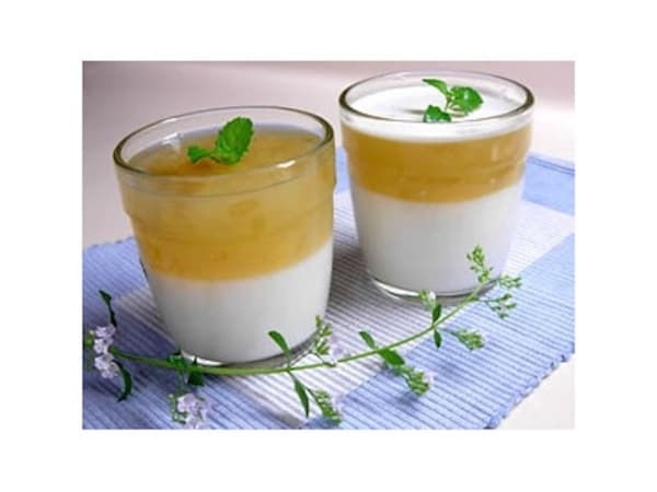 寒天で作る梅ジャムとヨーグルトのゼリー