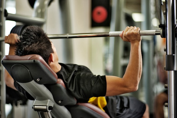 胸筋・腹筋の筋トレ！1日5分で鍛えるやり方