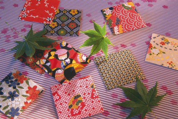 紙箱の作り方を紹介! 折り紙やチラシで簡単便利な紙箱を作ろう 紙箱の作り方を紹介! 折り紙やチラシで簡単便利な紙箱を作ろう