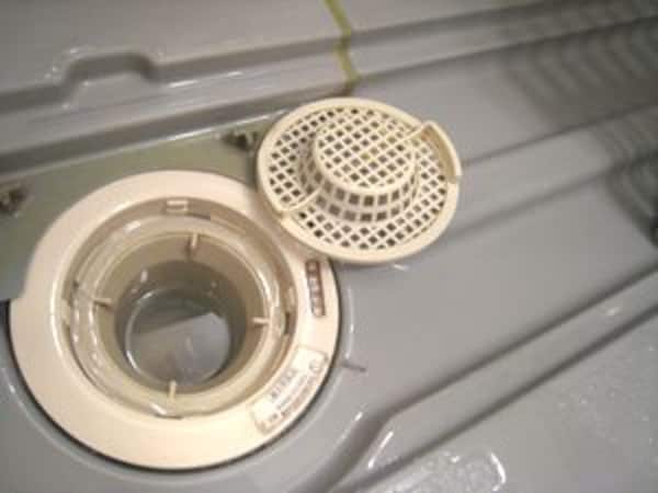 お風呂の排水溝も! 重曹で簡単お掃除  お風呂の排水溝も! 重曹で簡単お掃除