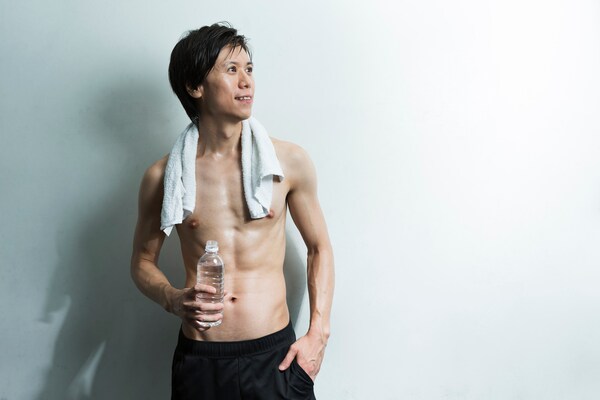 大胸筋を鍛える筋トレ！ 初心者でもできる体づくりのおすすめメニュー