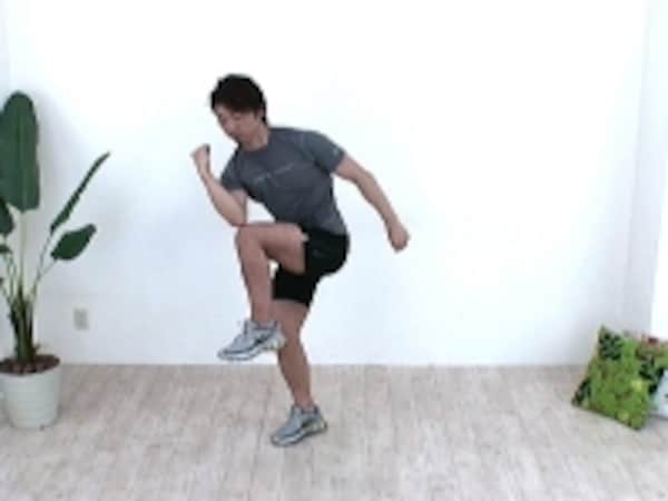 「ニーツーエルボー」で脂肪燃焼と腹筋運動の一石二鳥!  「ニーツーエルボー」で脂肪燃焼と腹筋運動の一石二鳥!