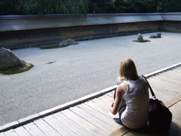 心がすっと落ち着く世界遺産 龍安寺 の石庭 京都の観光 旅行 All About 心がすっと落ち着く世界遺産 龍安寺 の石庭 京都の観光 旅行 All About