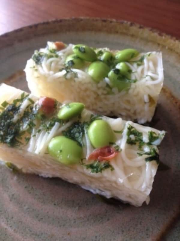 そうめんに飽きたら……寒天で固めてゼリーにしてしまいましょう