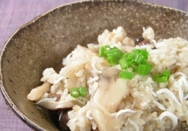 節約レシピ!しらすとキノコの炊き込みご飯 節約レシピ!しらすとキノコの炊き込みご飯
