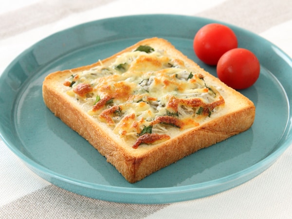しらすと大葉のチーズトースト