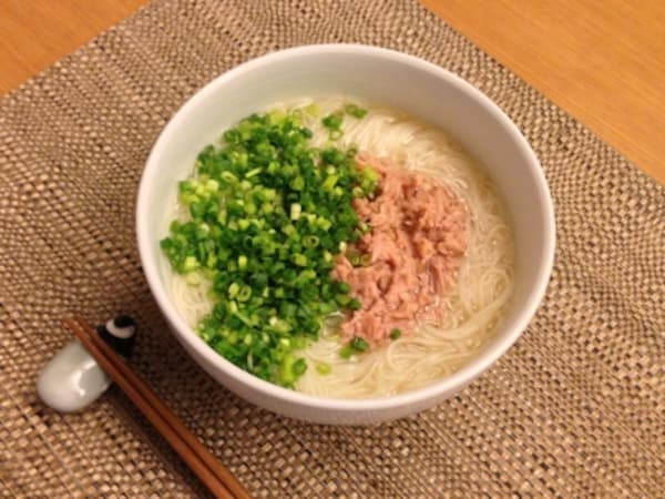 ツナとネギの温かいそうめん ツナとネギの温かいそうめん