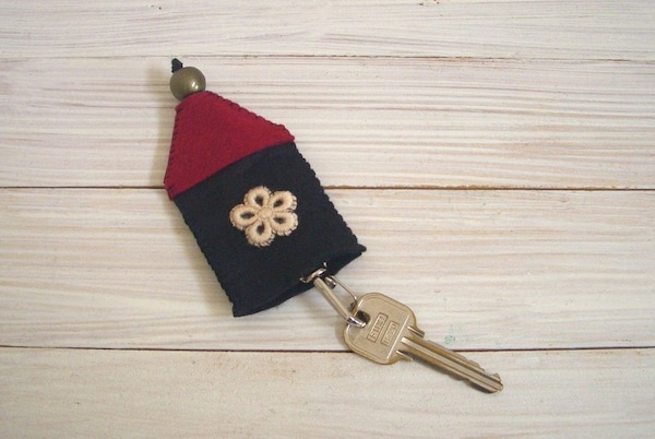 フェルトのキーケースカバーの作り方! 簡単につくるコツ フェルトのキーケースカバーの作り方! 簡単につくるコツ