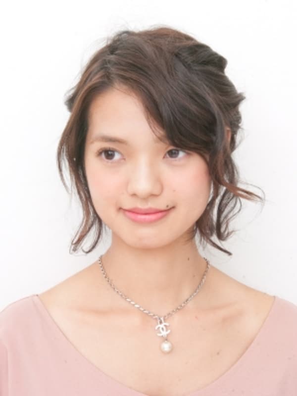 外国人風！ルーズで華やかショートねじりアレンジ