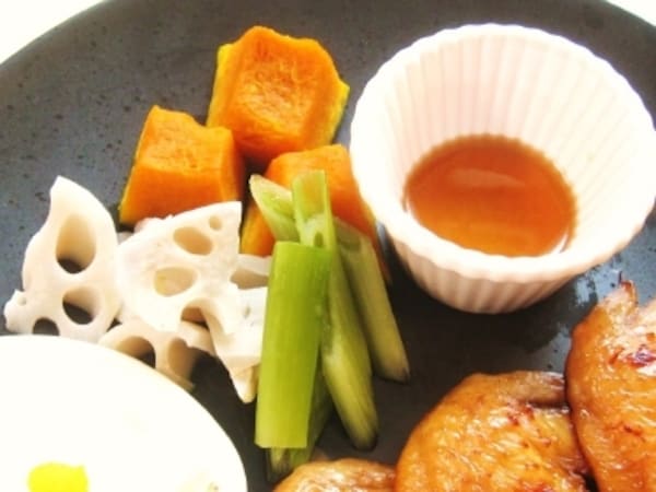 季節の蒸し野菜、塩ダレ添え 季節の蒸し野菜、塩ダレ添え