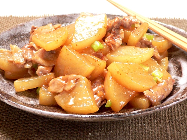 フライパンで煮込む、豚こま大根