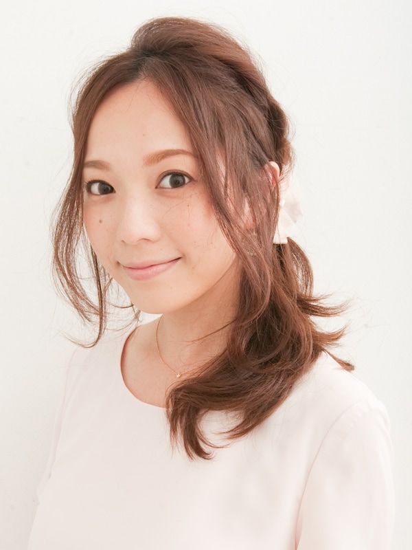 ツイスト編みがポイントのかんたんサイドアップ ツイスト編みがポイントのかんたんサイドアップ