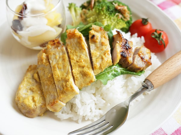 食欲そそる香りと味！　タンドリーポーク丼