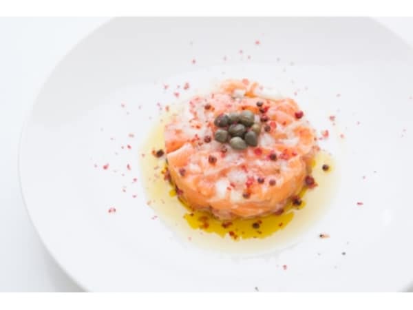 鮮やか！鮭のアンティパスト（前菜）