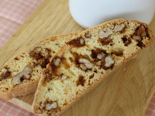 コーヒー好きのあの人に！ くるみがたっぷりビスコッティ