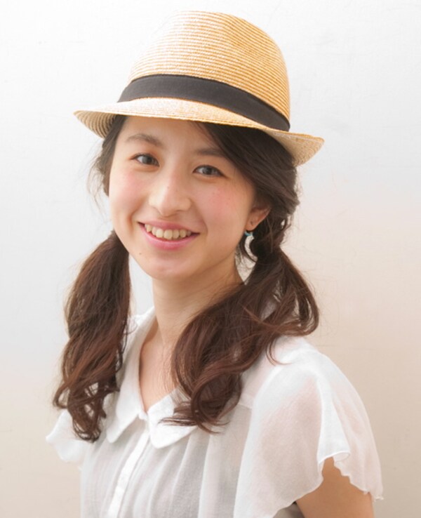夏の麦わら帽子に似合うツインテールヘアアレンジ ヘアアレンジ All About