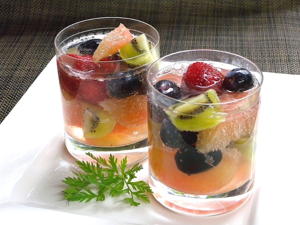 フルーツのラムカクテル