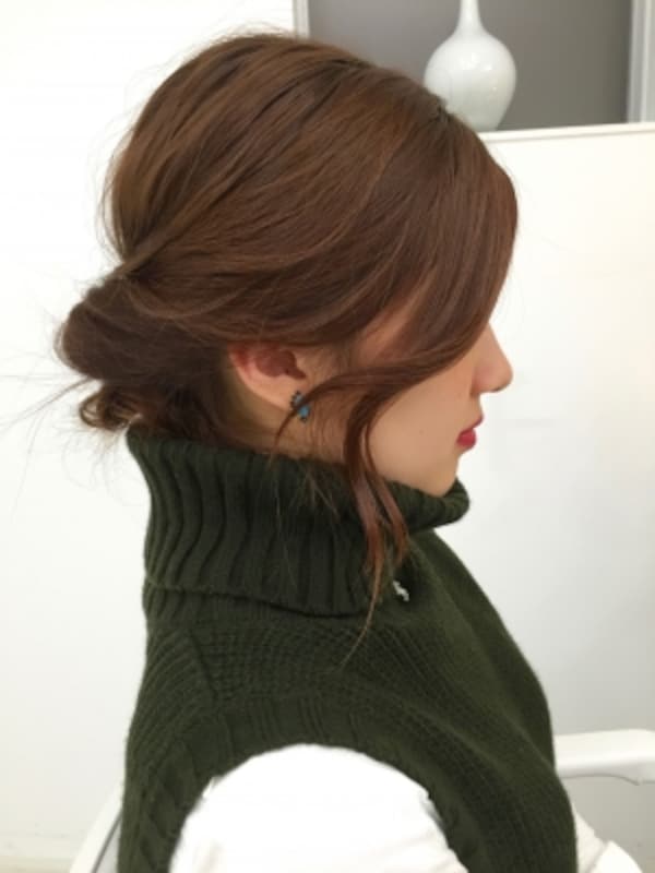 オフィスもデートもOK! 丸め込むだけの簡単まとめ髪 オフィスもデートもOK! 丸め込むだけの簡単まとめ髪