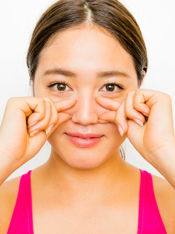 頬のたるみで埋もれた鼻のラインをツボ押し!鼻筋がスッキリ  頬のたるみで埋もれた鼻のラインをツボ押し!鼻筋がスッキリ