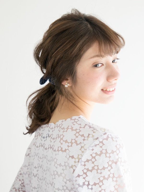 今っぽい!簡単おしゃれなローポニーテール 今っぽい!簡単おしゃれなローポニーテール