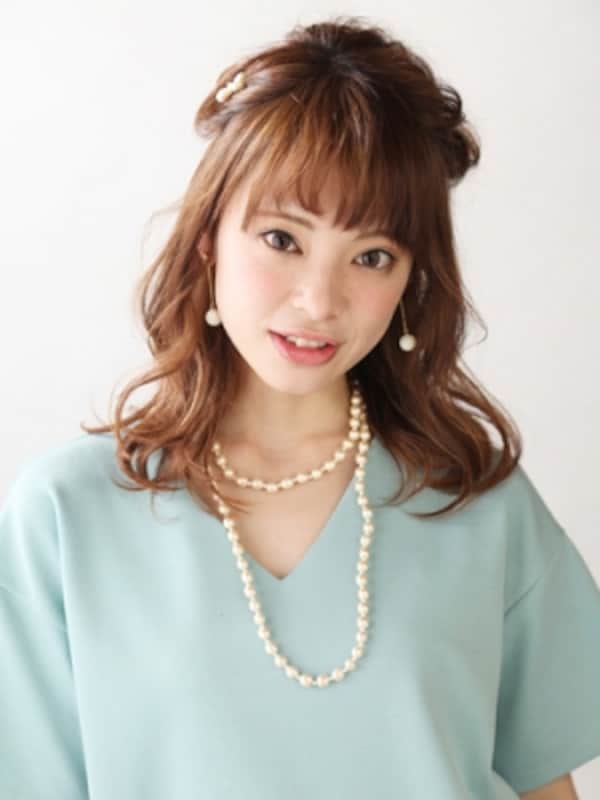 大人も似合う猫耳風ミディアムヘアアレンジ 大人も似合う猫耳風ミディアムヘアアレンジ