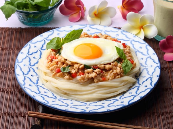 スパイシーなガパオ風あんかけうどん スパイシーなガパオ風あんかけうどん
