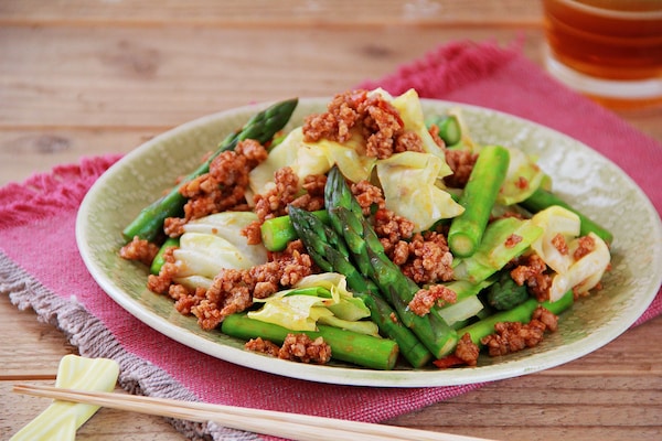 ボリューム満点、ひき肉ソースのキャベツ炒め