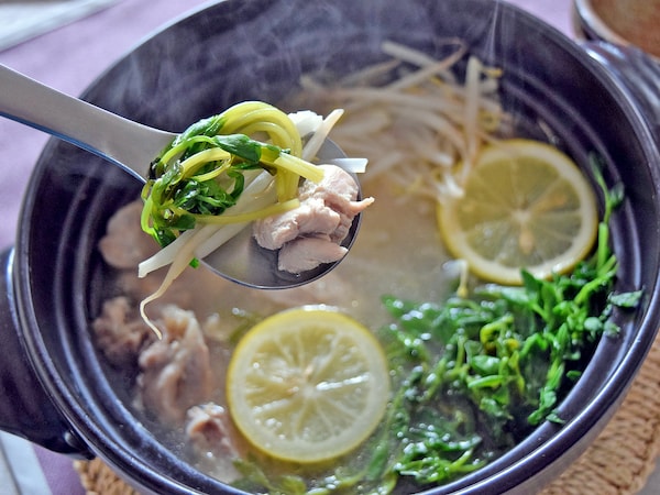 もやしと豆苗の塩レモン鍋