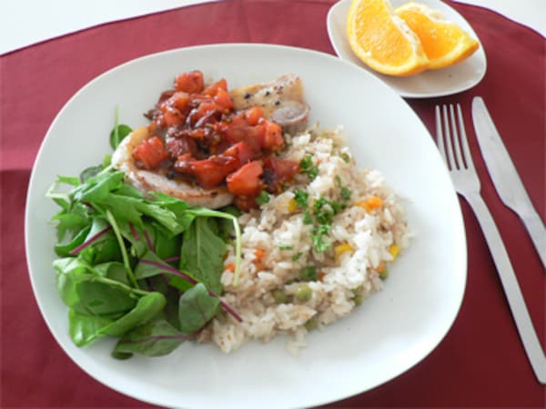 シーチキンピラフ＆トマトと豚肉のソテー