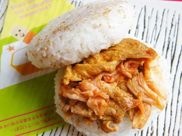 豚キムチのおにぎりサンドイッチ