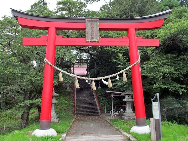 5. Approach the Torii Gate with Respect